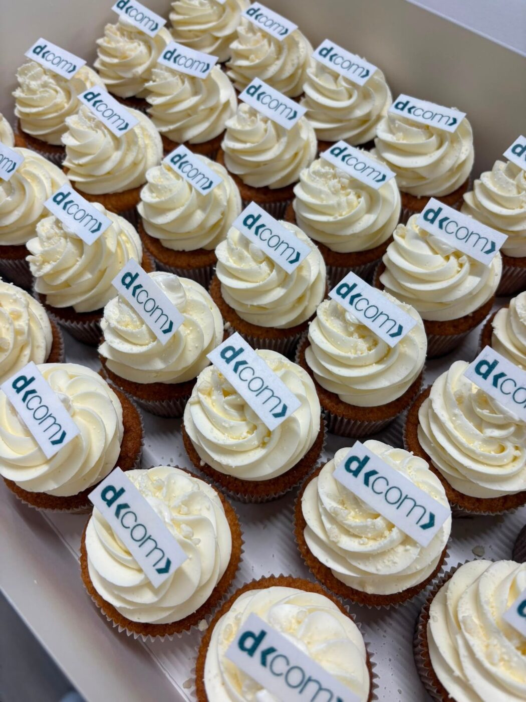 Dcom — cupcakes